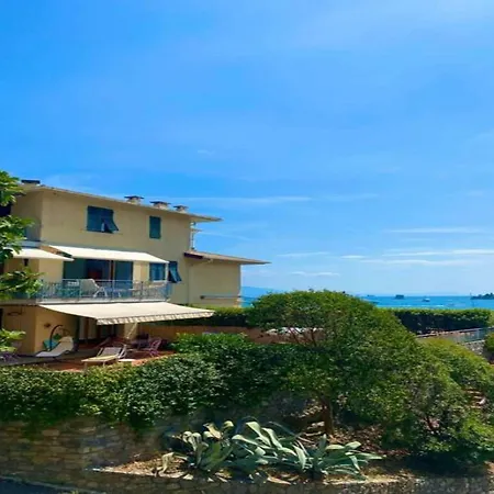 Seaside Escape With Balcony Views Porto Venere
