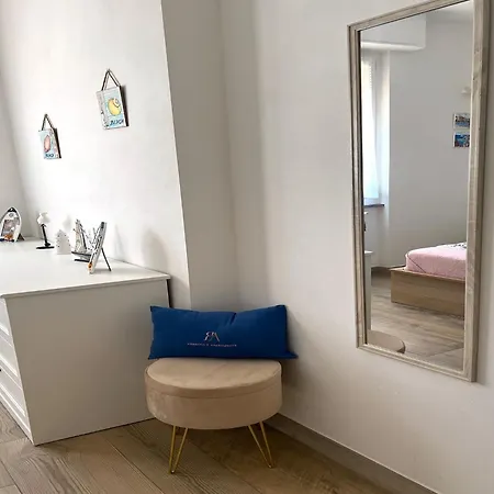Apartment Seaside Escape With Balcony Views Porto Venere