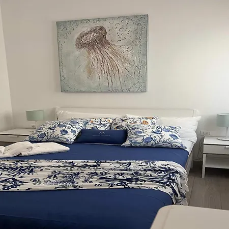Appartement Seaside Escape With Balcony Views *